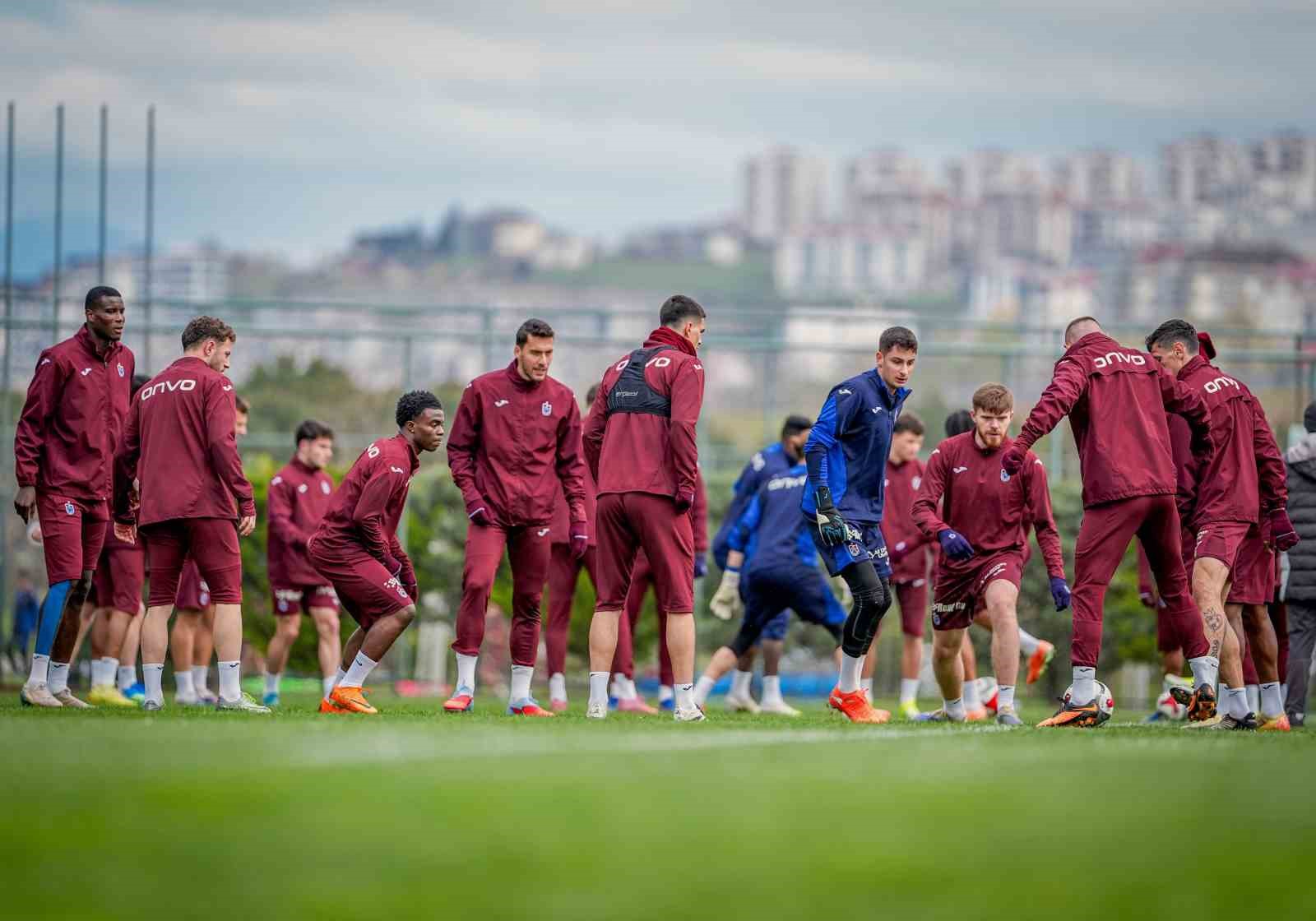 Trabzonspor, Corendon Alanyaspor’a konuk olacak
Trabzonspor, Corendon Alanyaspor’a konuk olacak