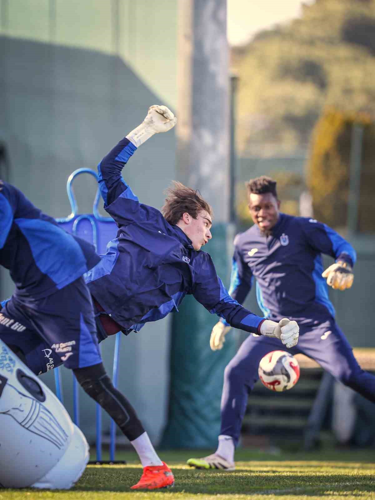 Trabzonspor, Fenerbahçe maçı hazırlıklarını sürdürdü
