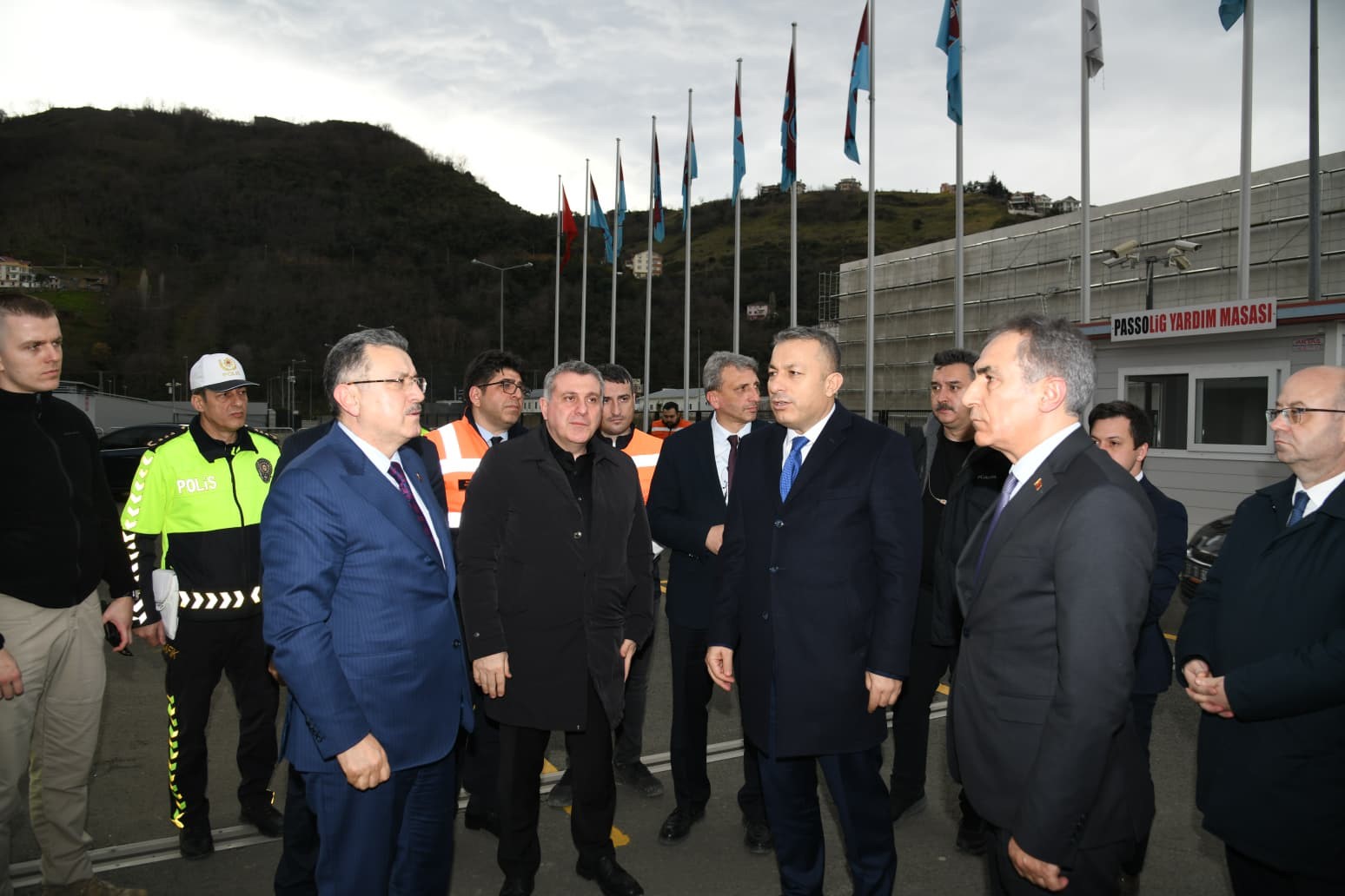 Trabzonspor-Fenerbahçe maçı öncesi yeni yol düzenlemesi
Trabzonspor-Fenerbahçe maçı öncesi yeni yol düzenlemesi