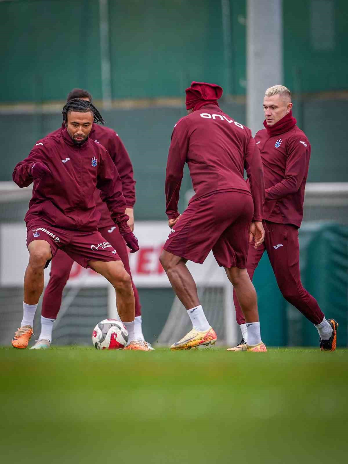 Trabzonspor, Göztepe maçı hazırlıklarına başladı
