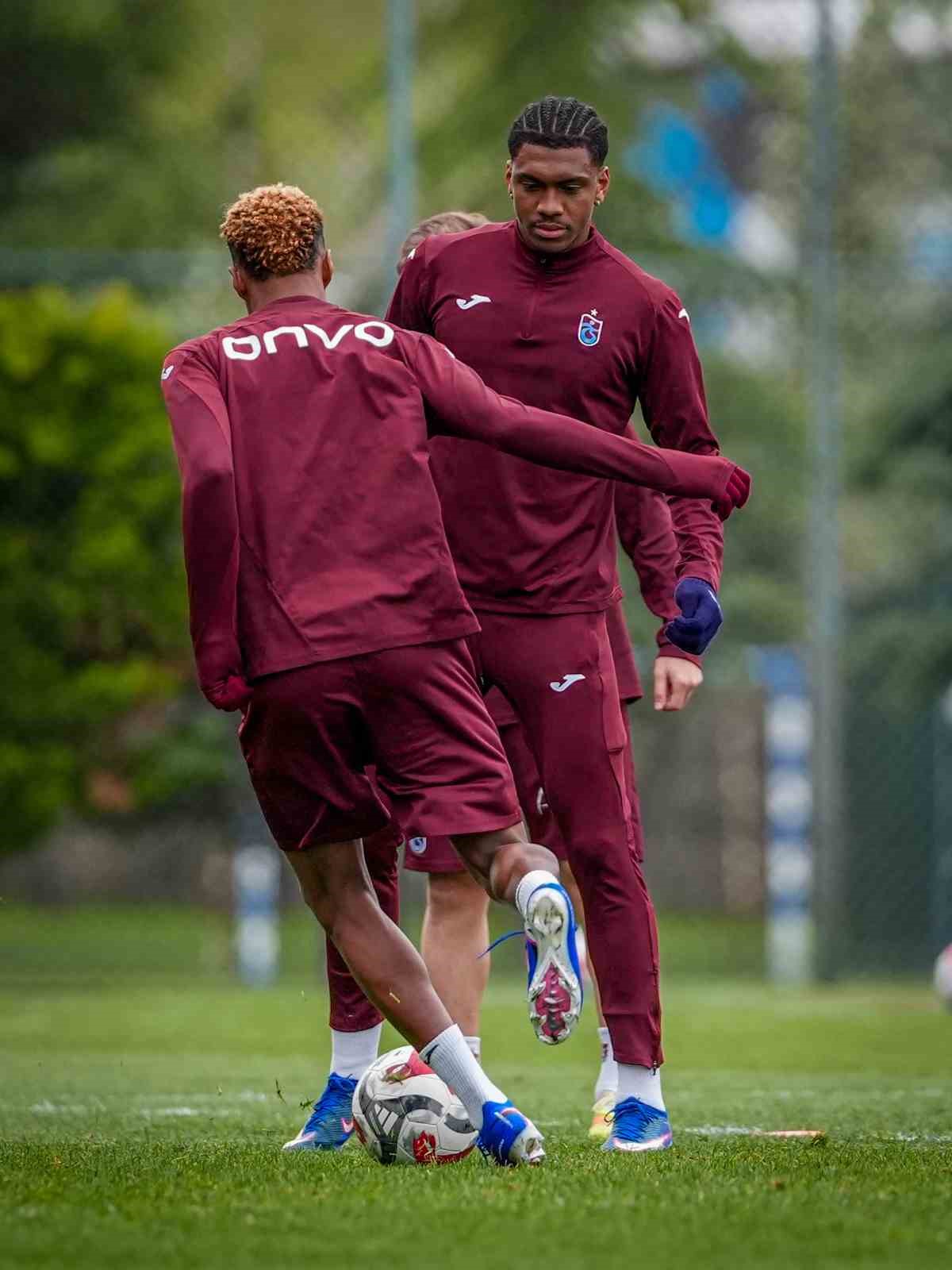 Trabzonspor, Göztepe maçı hazırlıklarını sürdürdü
