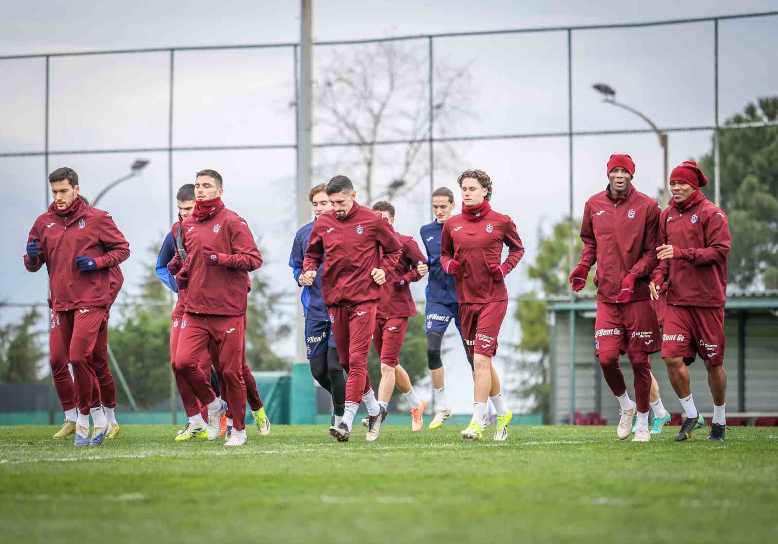 Trabzonspor hazırlıklarını tamamlayarak İstanbul’a hareket etti
