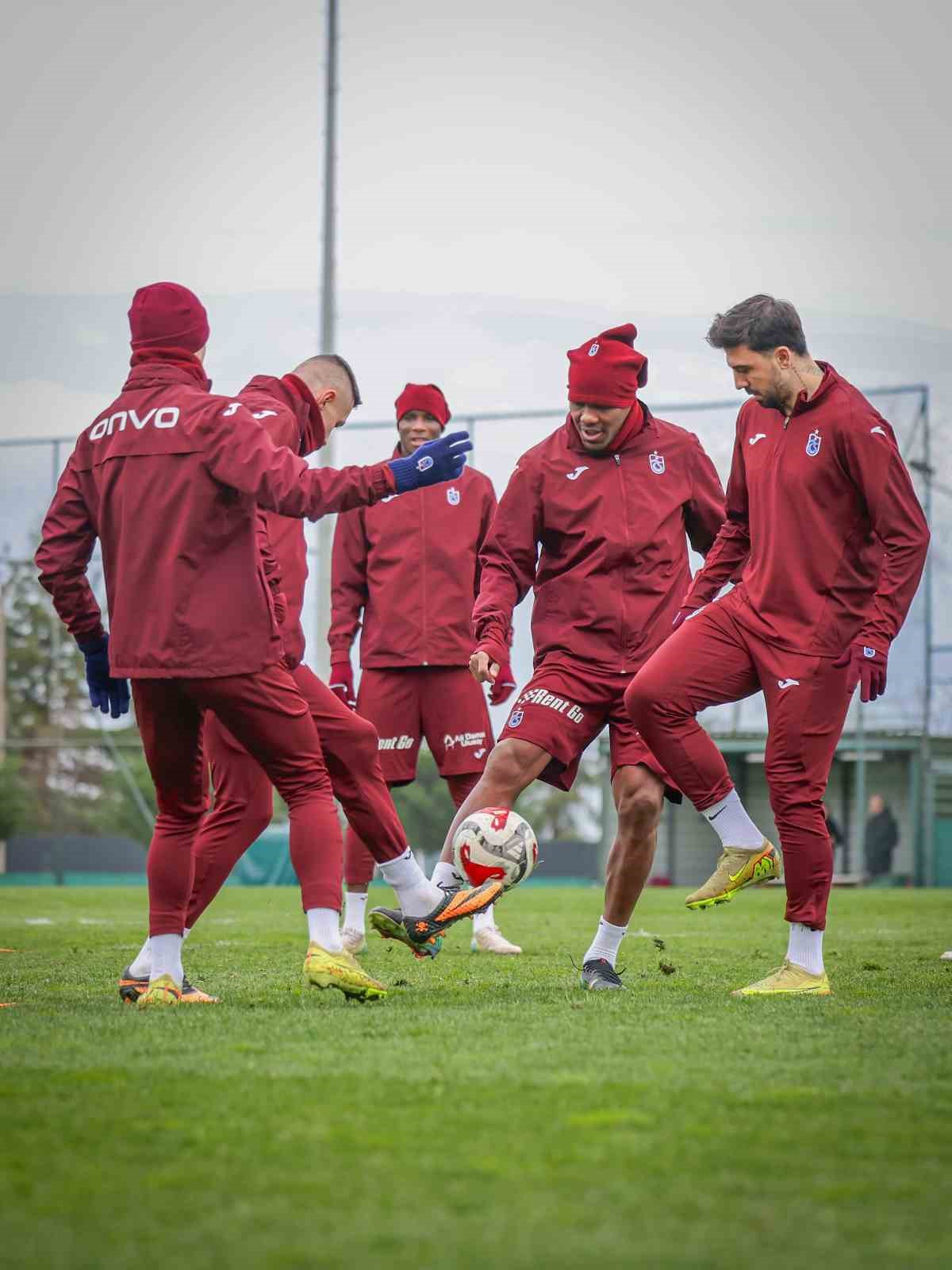 Trabzonspor hazırlıklarını tamamlayarak İstanbul’a hareket etti
