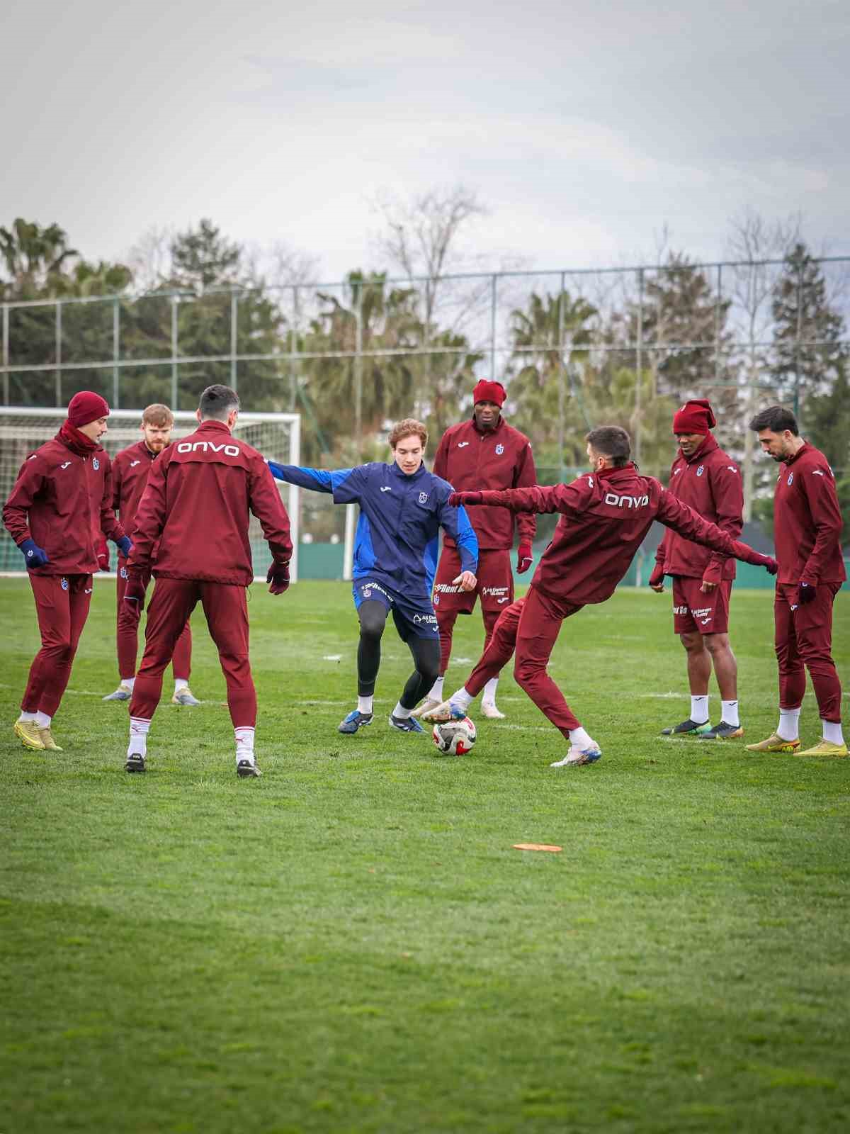 Trabzonspor hazırlıklarını tamamlayarak İstanbul’a hareket etti
