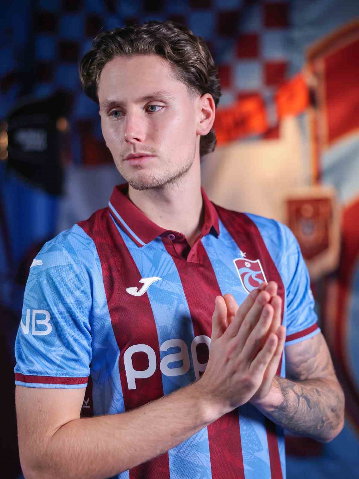 Trabzonspor, Mathias Lovik ile 4.5 yıllık sözleşme imzaladı
