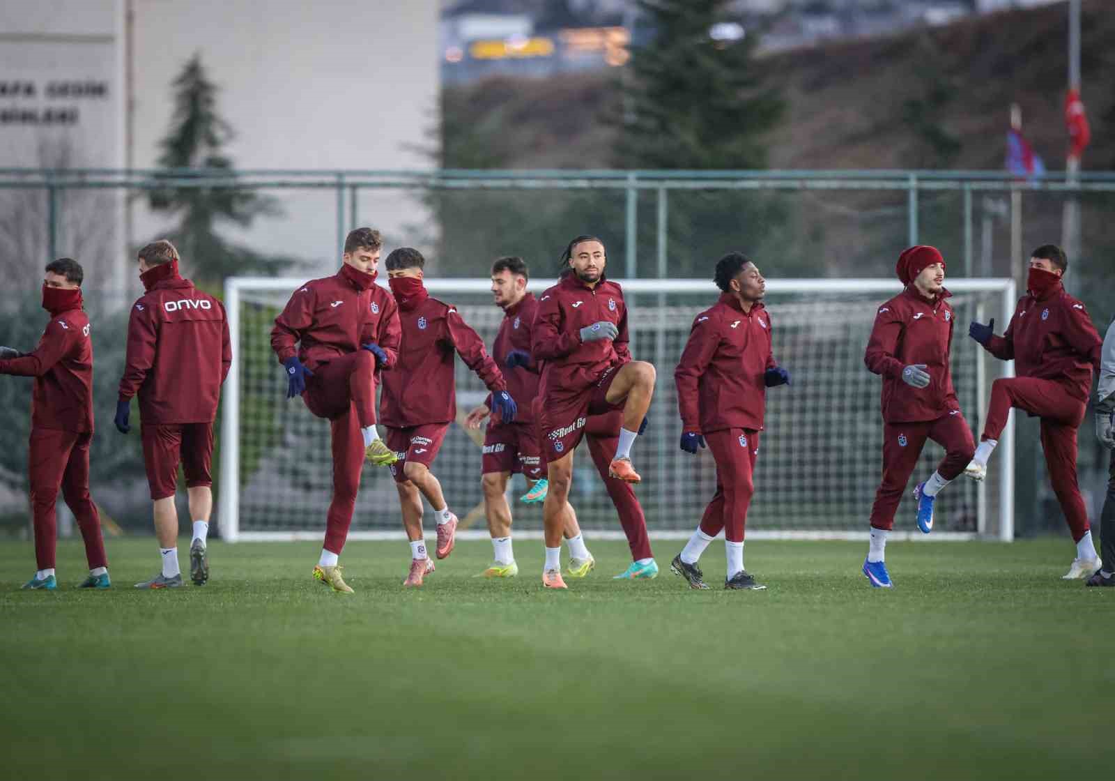 Trabzonspor yeni yılın ilk antrenmanını yaptı
