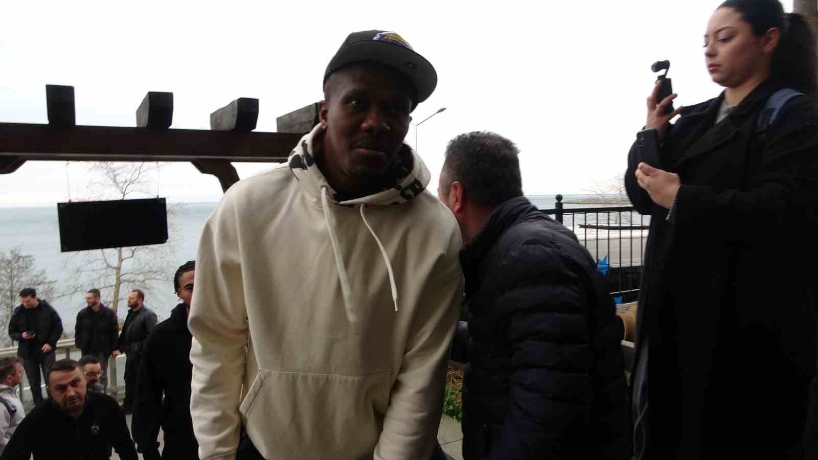 Trabzonspor’dan Baştımar Aile Müzesi’ne ziyaret
Trabzonspor’dan Baştımar Aile Müzesi’ne ziyaret