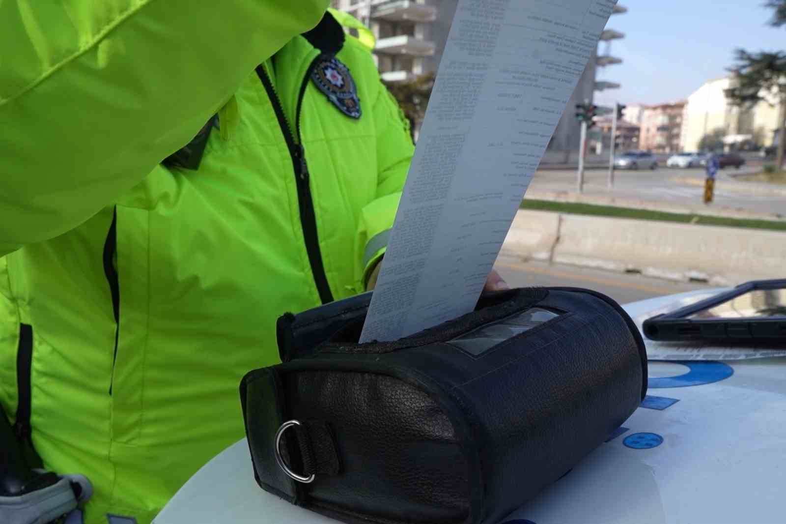 Trafik denetiminden kaçmak isteyen sürücü dronla tespit edildi: Para cezası uygulandı
