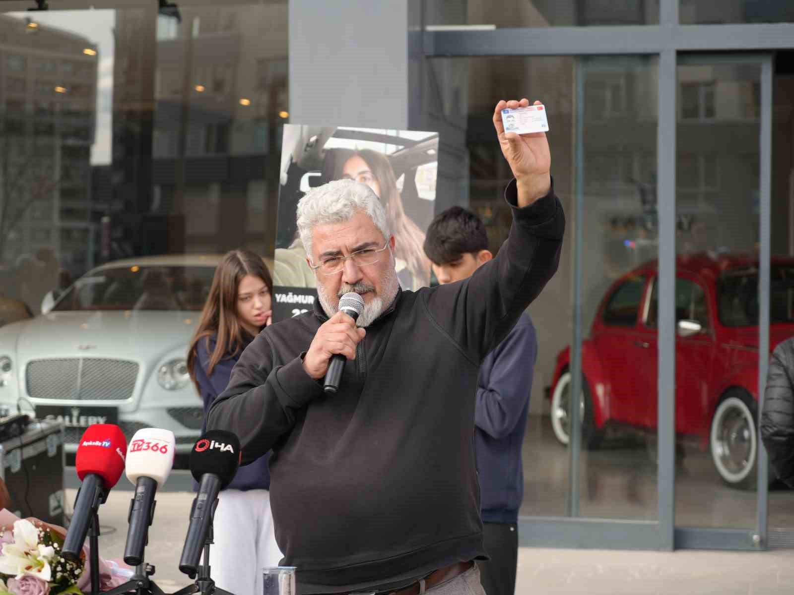 Trafik kazasında ölen 16 yaşındaki Yağmur’un acılı ailesinden bilirkişi raporuna tepki
