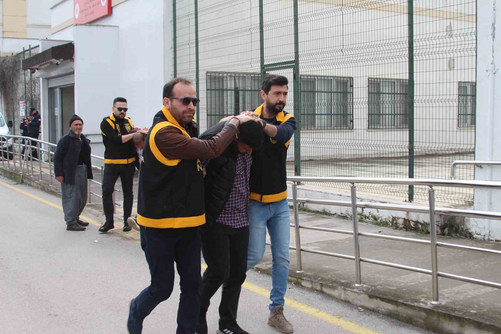 Trafik magandası baba-oğul tutuklandı
