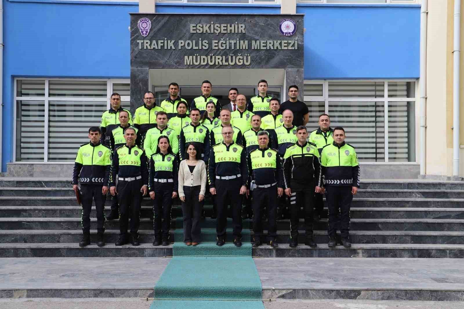 Trafik Polis Eğitim Merkezi personeline yapay zekâ eğitimi
