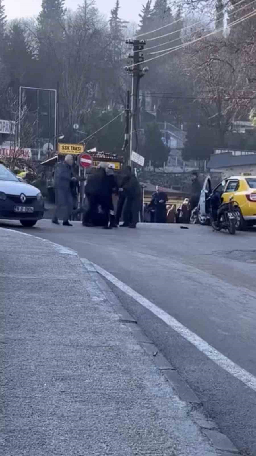 Trafikte tekme tokat yol verme kavgası
