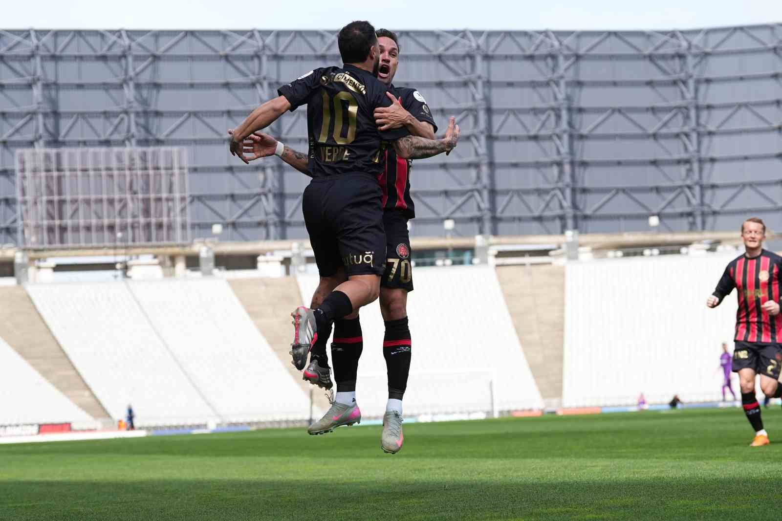 Trendyo Süper Lig: Fatih Karagümrük: 1 - Eyüpspor: 0 (Maç devam ediyor)
