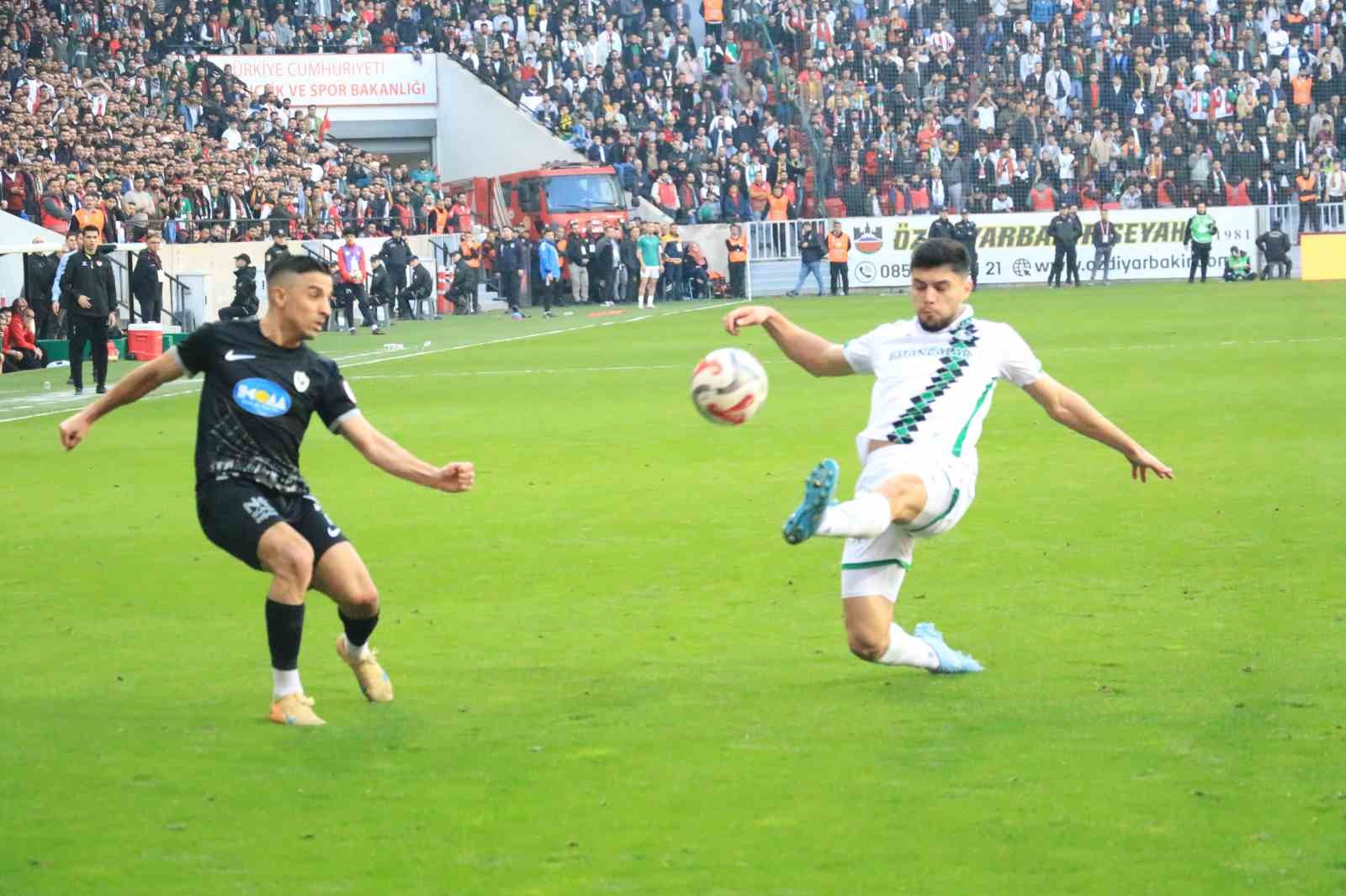 Trendyol 1. Lig: Amed Sportif Faaliyetler: 1 - Sakaryaspor: 1
Trendyol 1. Lig: Amed Sportif Faaliyetler: 1 - Sakaryaspor: 1