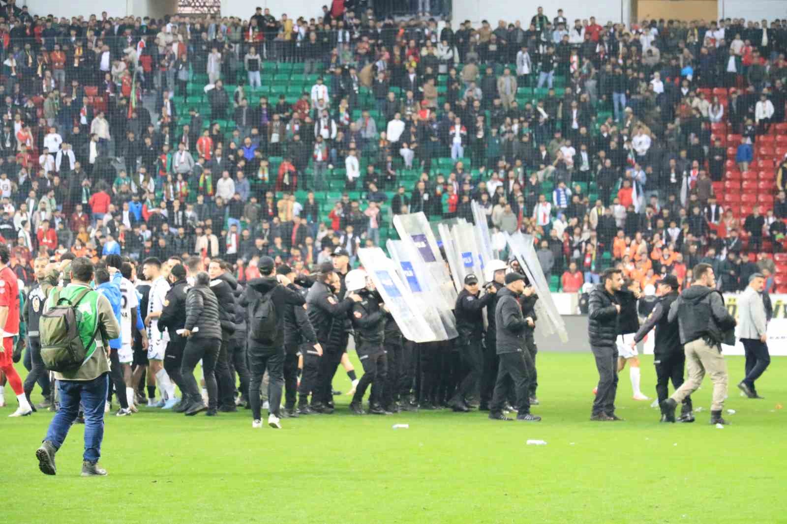 Trendyol 1. Lig: Amed Sportif Faaliyetler: 1 - Sakaryaspor: 1
Trendyol 1. Lig: Amed Sportif Faaliyetler: 1 - Sakaryaspor: 1