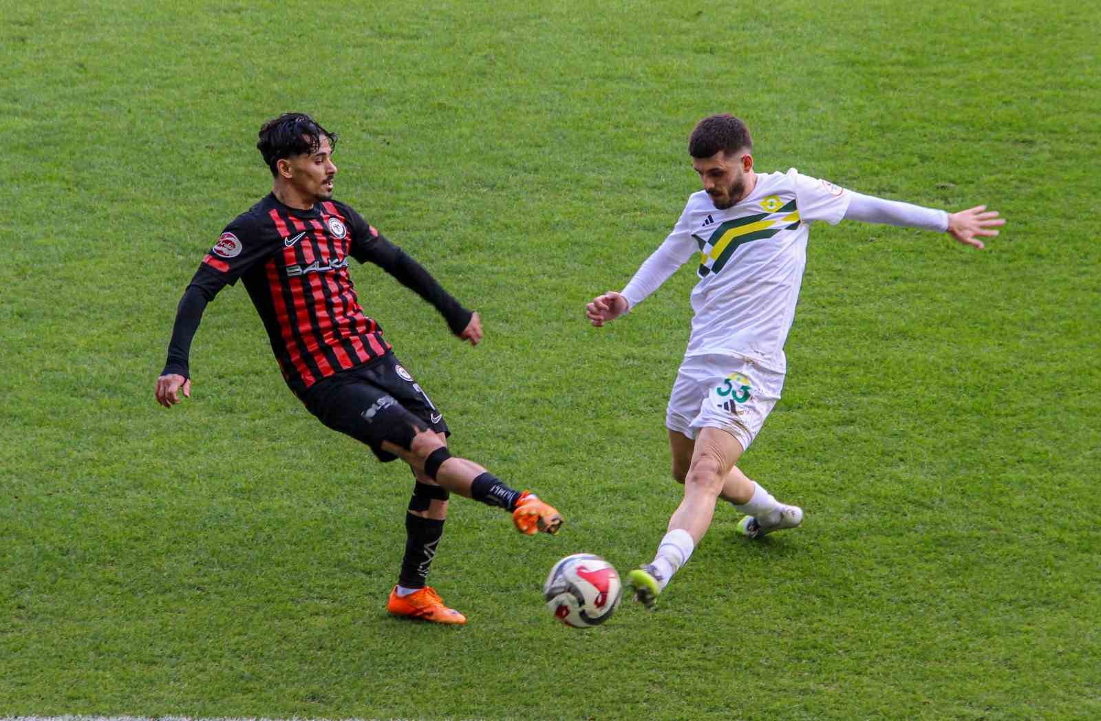 Trendyol 1. Lig: Çorum FK: 2 - Esenler Erokspor: 1
Trendyol 1. Lig: Çorum FK: 2 - Esenler Erokspor: 1