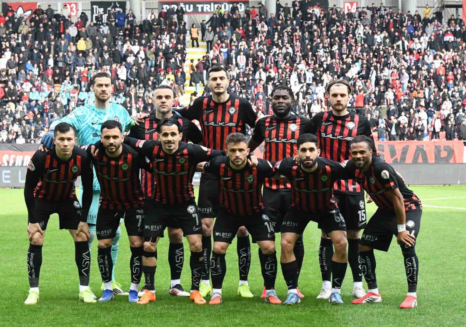 Trendyol 1. Lig: Çorum FK: 2 - Esenler Erokspor: 1
Trendyol 1. Lig: Çorum FK: 2 - Esenler Erokspor: 1