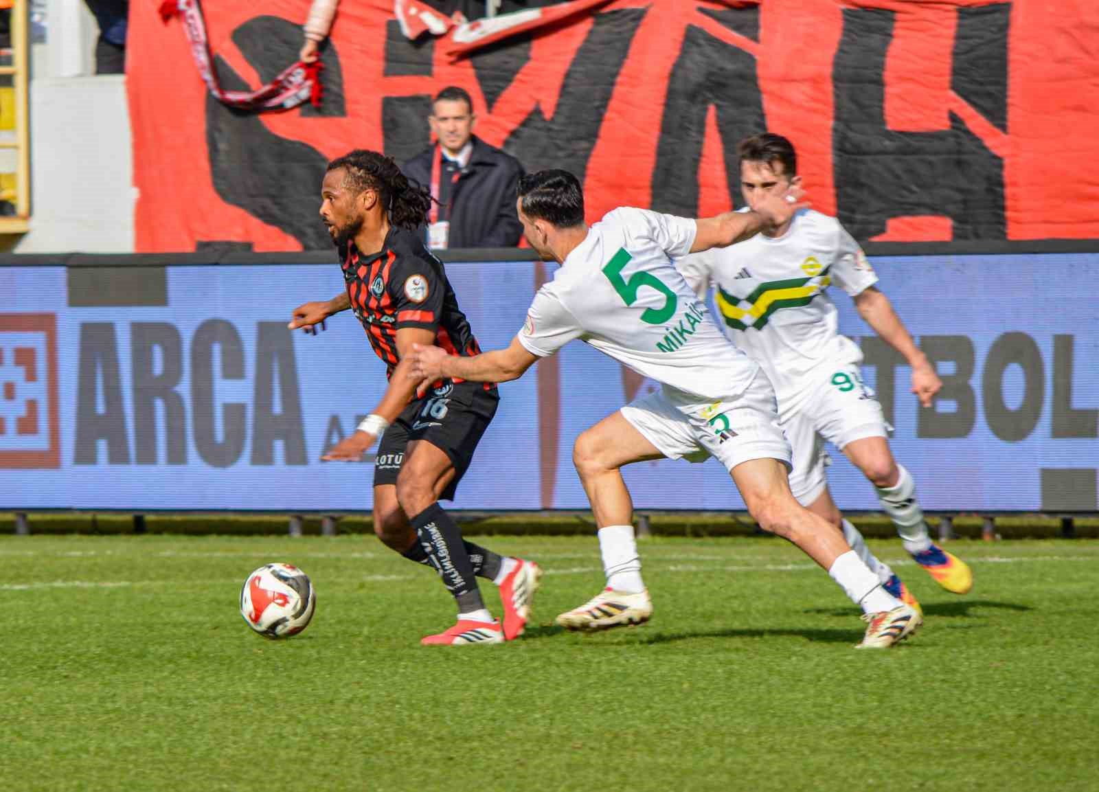 Trendyol 1. Lig: Çorum FK: 2 - Esenler Erokspor: 1
Trendyol 1. Lig: Çorum FK: 2 - Esenler Erokspor: 1