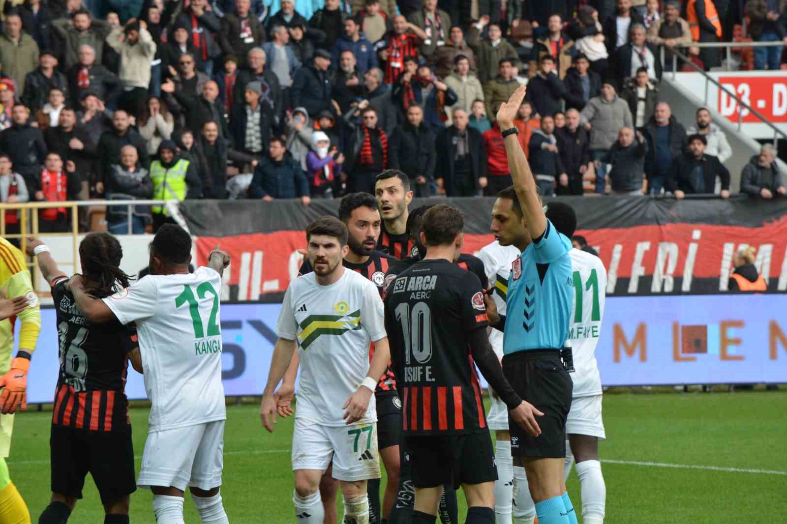 Trendyol 1. Lig: Çorum FK: 2 - Esenler Erokspor: 1
Trendyol 1. Lig: Çorum FK: 2 - Esenler Erokspor: 1