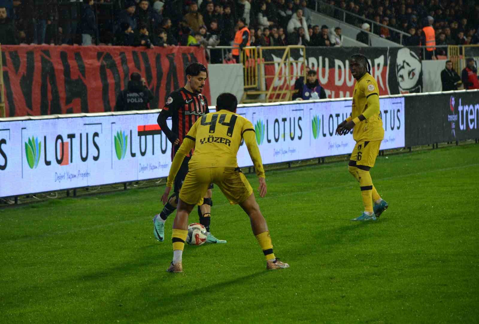 Trendyol 1. Lig: Çorum FK: 2 - İstanbulspor: 3
