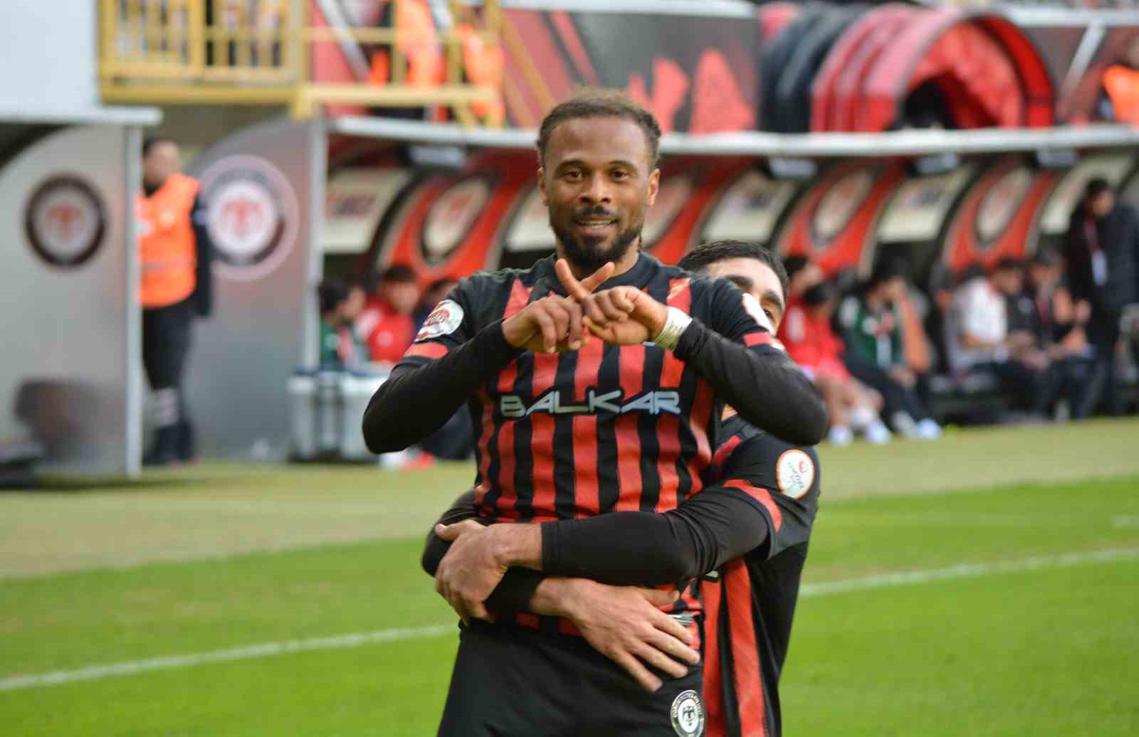 Trendyol 1. Lig: Çorum FK: 3 - Atakaş Hatayspor: 1
