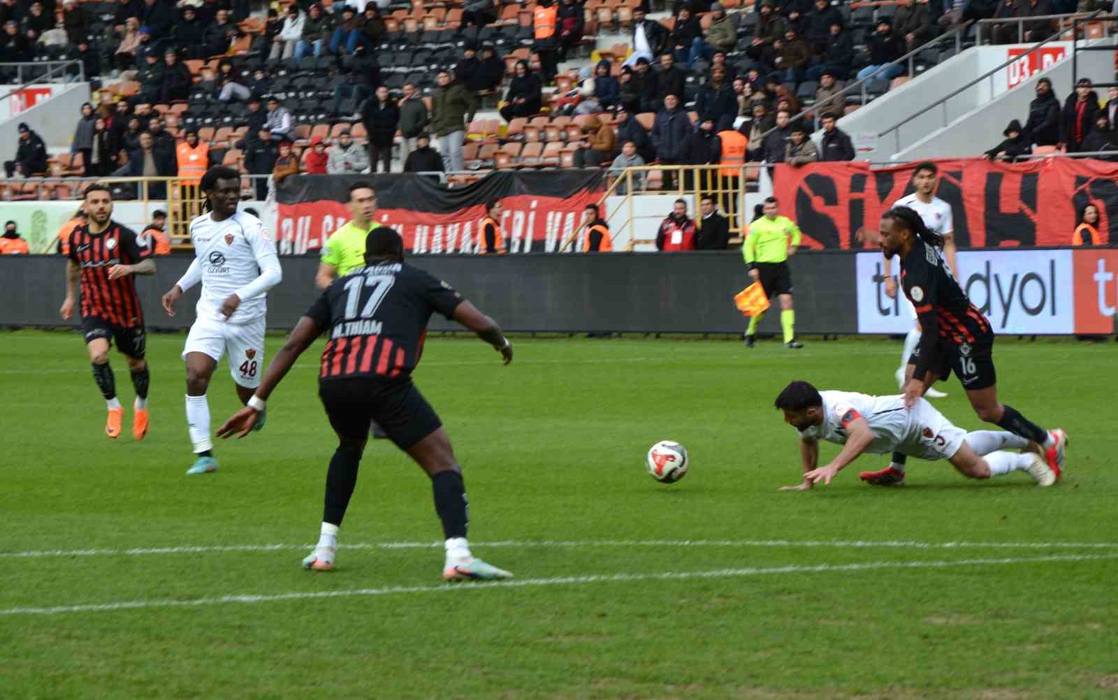 Trendyol 1. Lig: Çorum FK: 3 - Atakaş Hatayspor: 1
