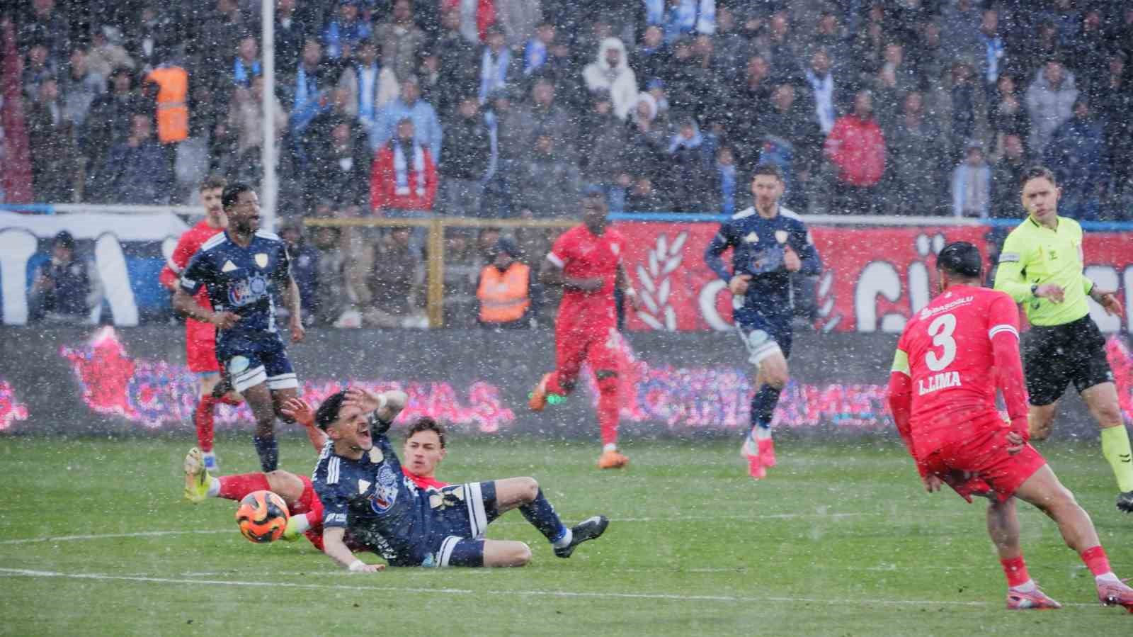 Trendyol 1. Lig: Erzurumspor FK: 2 - Boluspor: 0
Trendyol 1. Lig: Erzurumspor FK: 2 - Boluspor: 0