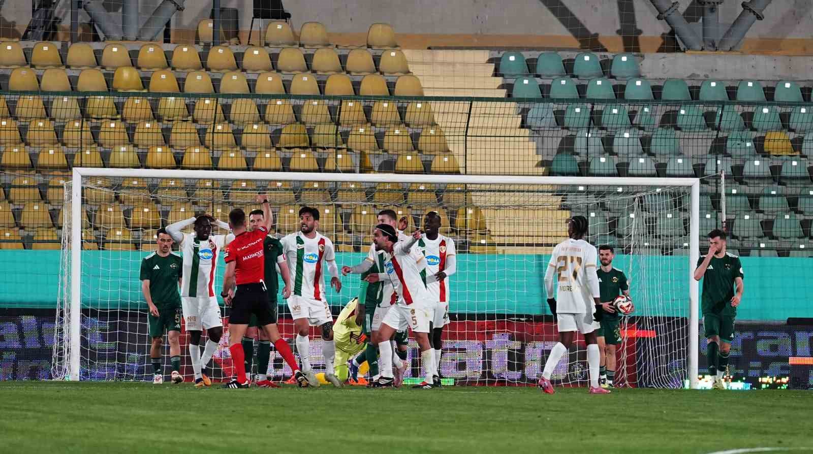 Trendyol 1. Lig: Esenler Erokspor: 1 - Amed Sportif Faaliyetler: 1
