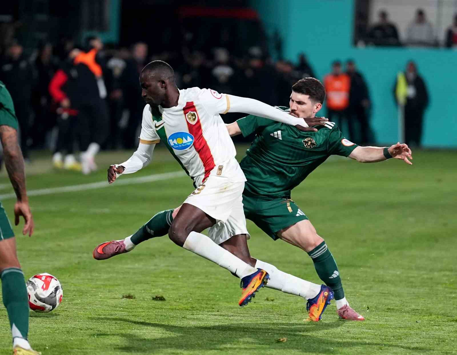 Trendyol 1. Lig: Esenler Erokspor: 1 - Amed Sportif Faaliyetler: 1
