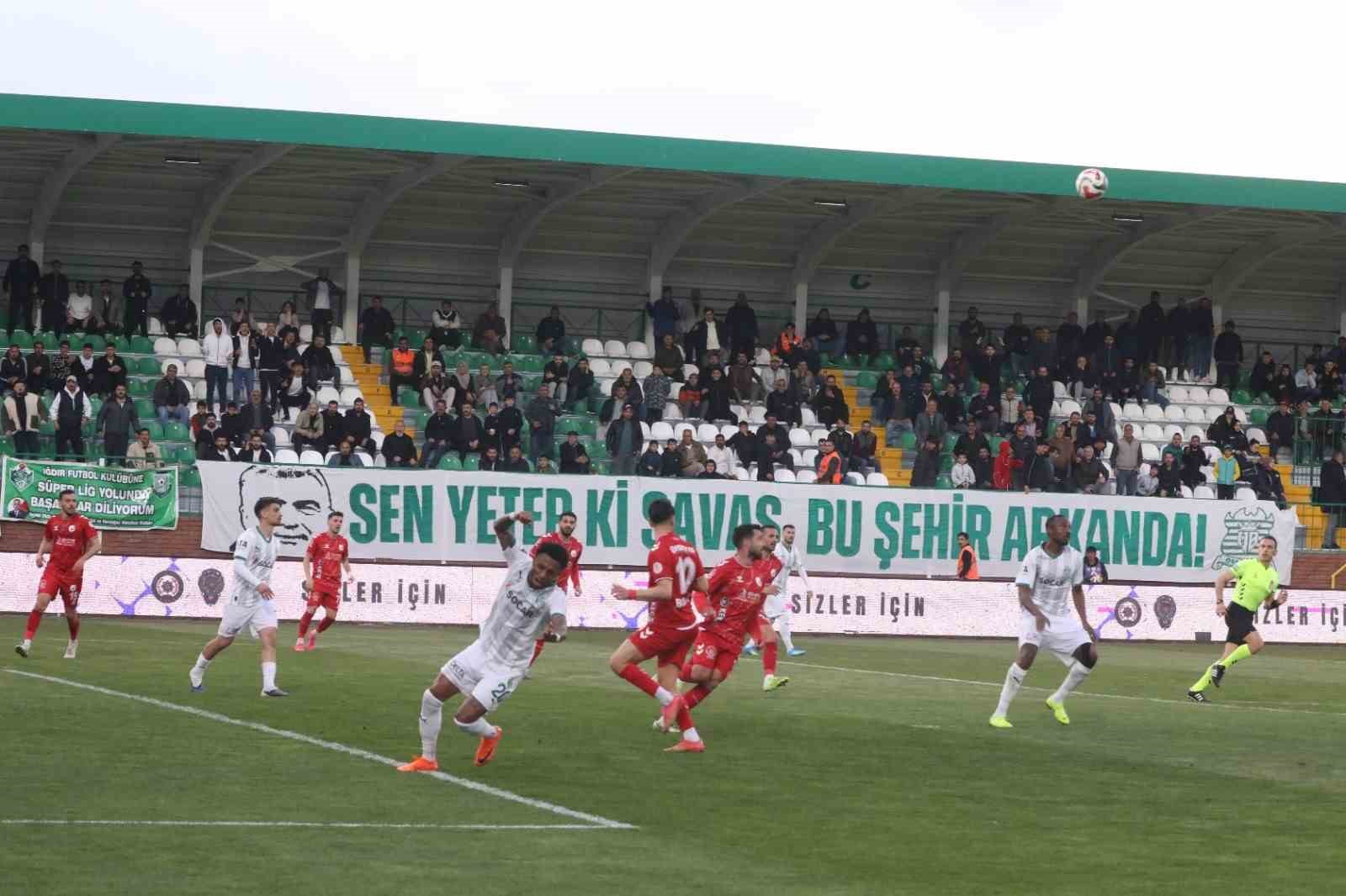 Trendyol 1. Lig: Iğdır FK: 0 - Ankara Keçiörengücü: 1
Trendyol 1. Lig: Iğdır FK: 0 - Ankara Keçiörengücü: 1