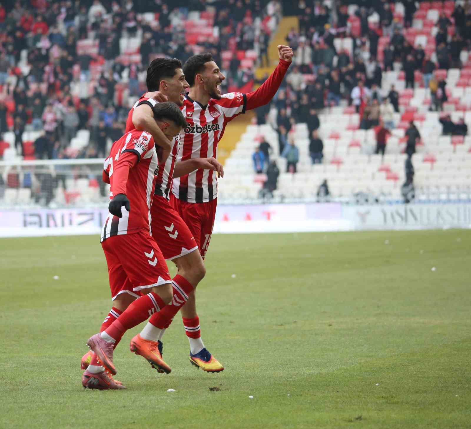 Trendyol 1. Lig: Özbelsan Sivasspor: 1 - Amed Sportif Faaliyetler: 1

