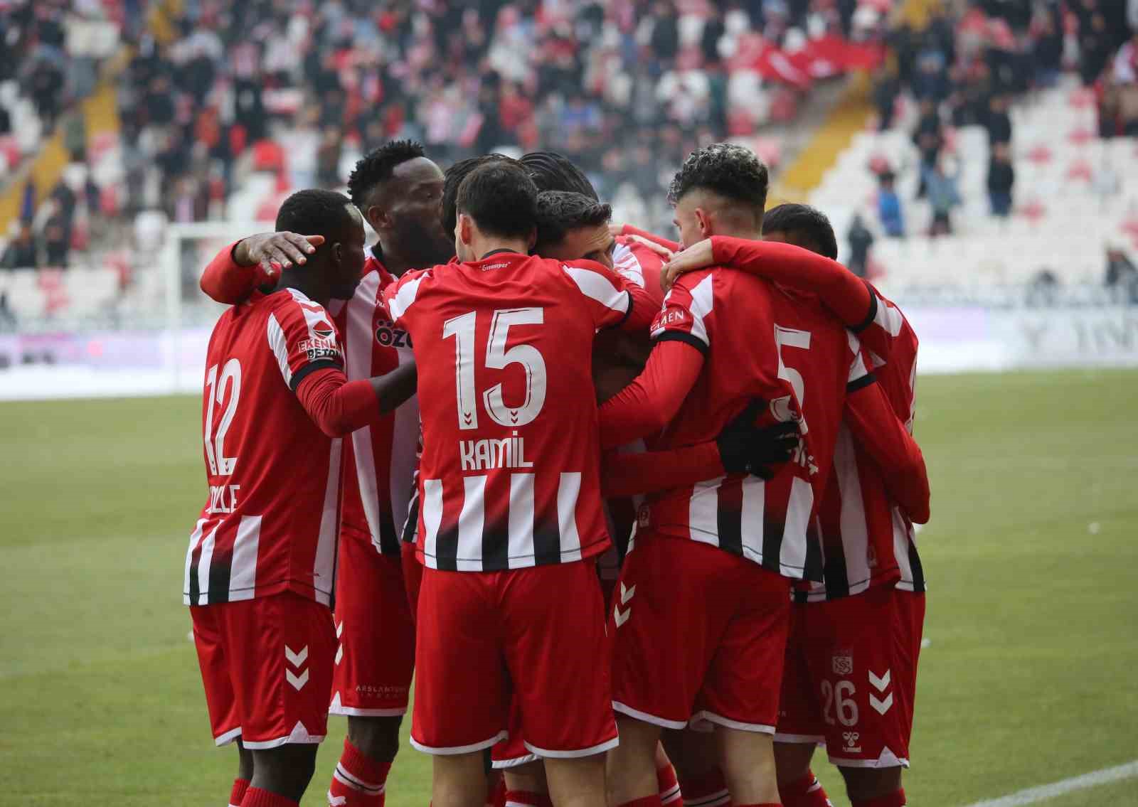 Trendyol 1. Lig: Özbelsan Sivasspor: 1 - Amed Sportif Faaliyetler: 1
