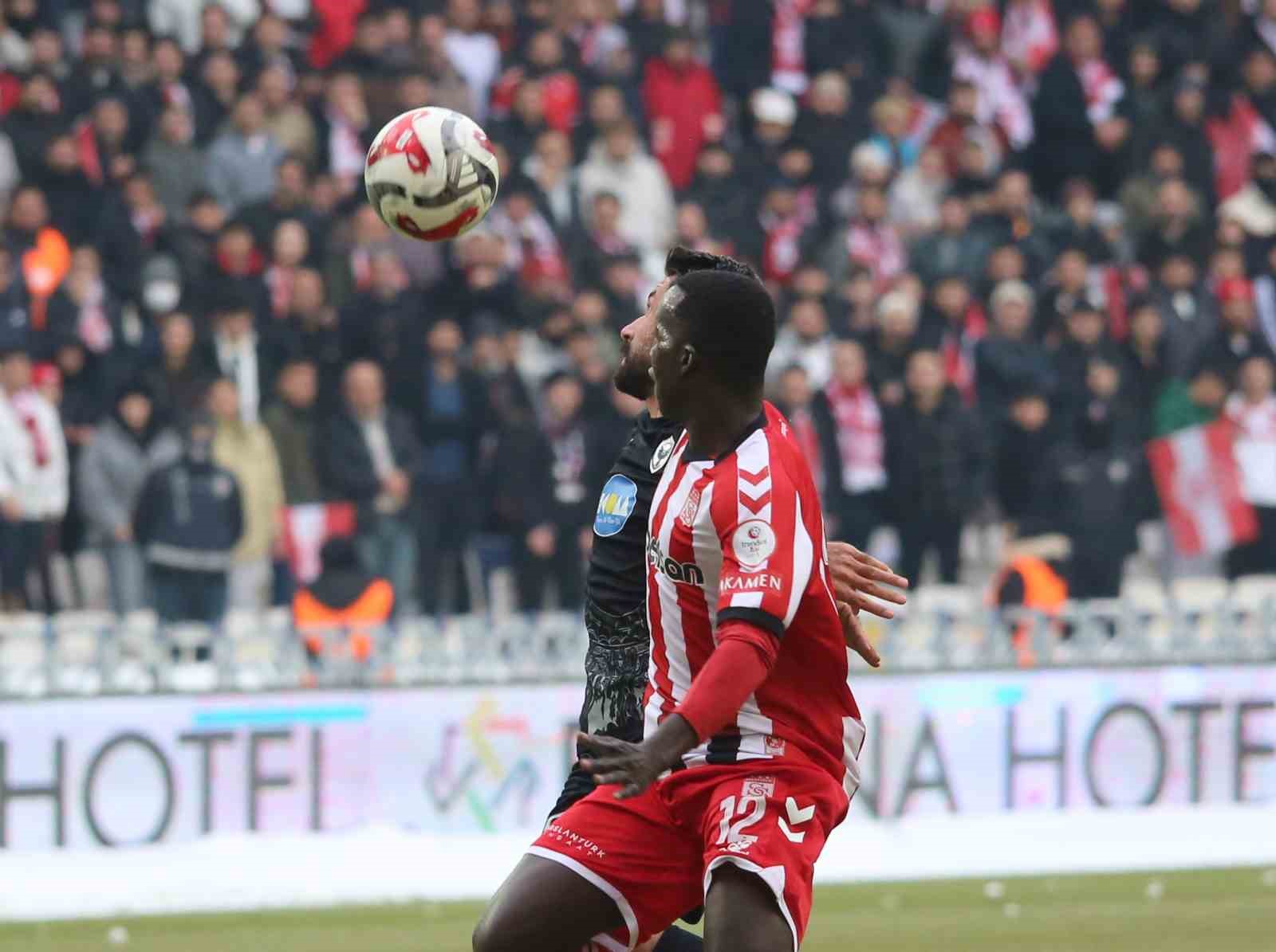 Trendyol 1. Lig: Özbelsan Sivasspor: 1 - Amed Sportif Faaliyetler: 1
