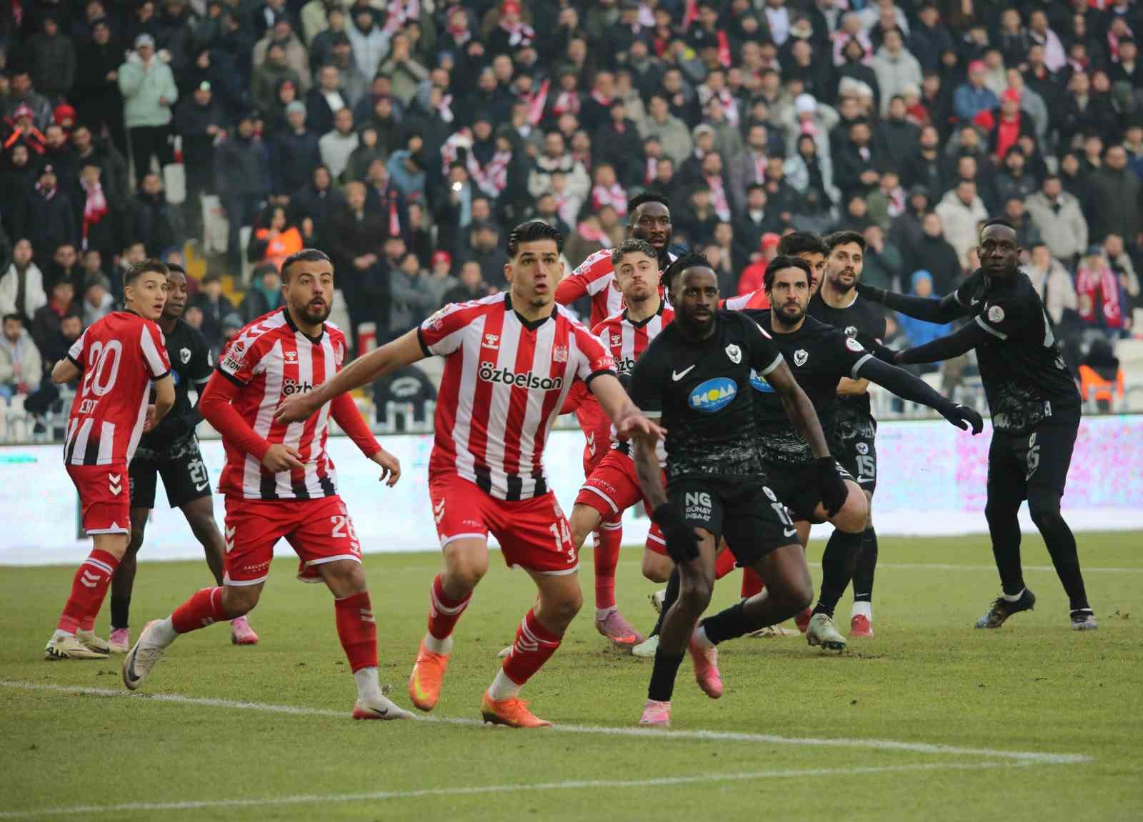 Trendyol 1. Lig: Özbelsan Sivasspor: 1 - Amed Sportif Faaliyetler: 1
