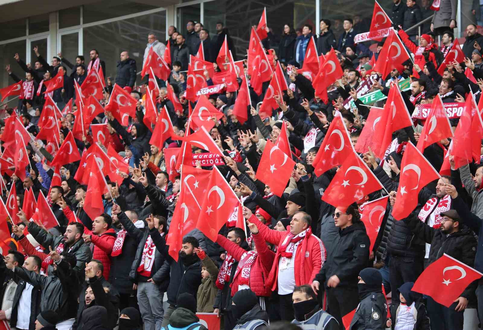 Trendyol 1. Lig: Özbelsan Sivasspor: 1 - Amed Sportif Faaliyetler: 1
