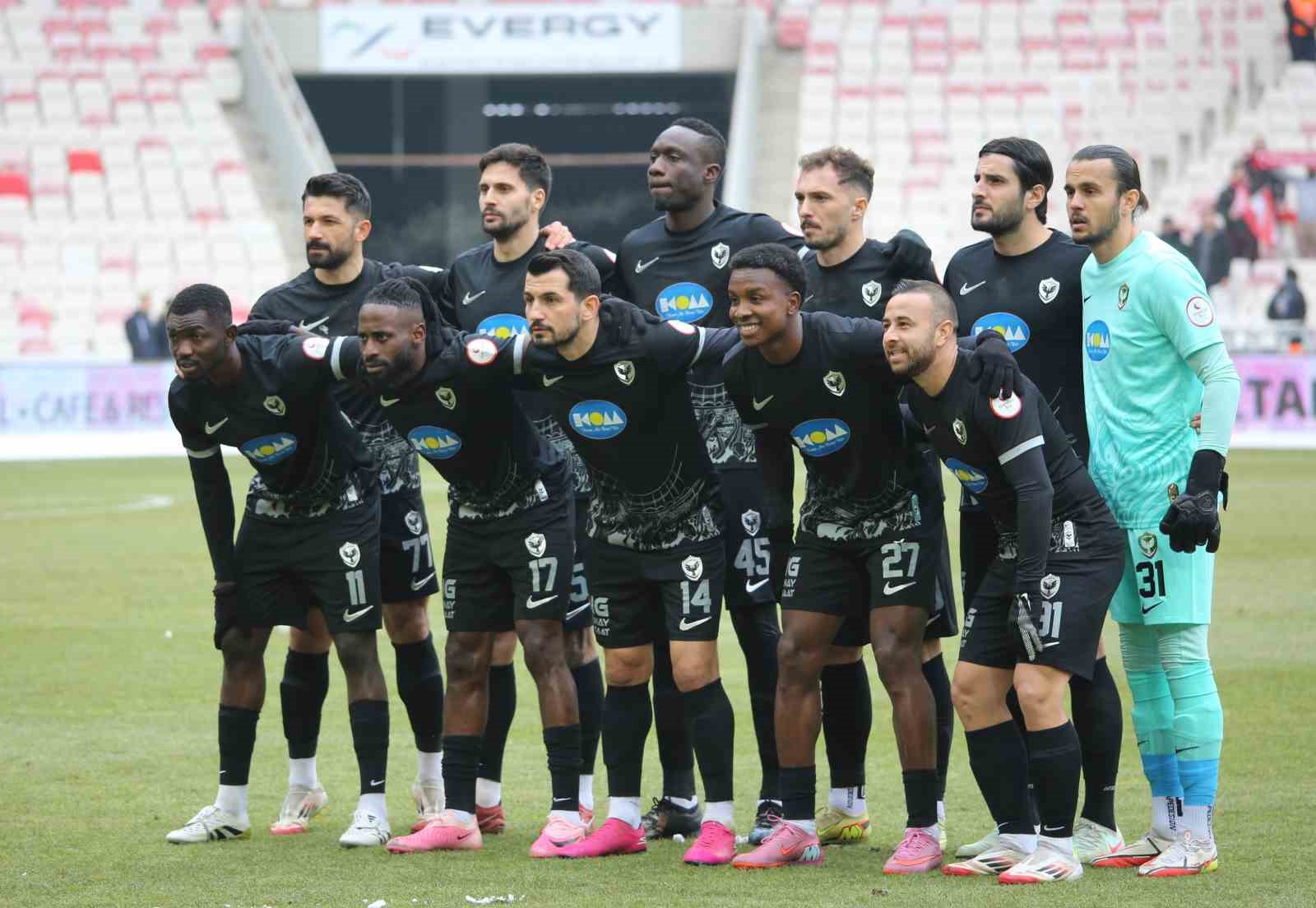 Trendyol 1. Lig: Özbelsan Sivasspor: 1 - Amed Sportif Faaliyetler: 1
