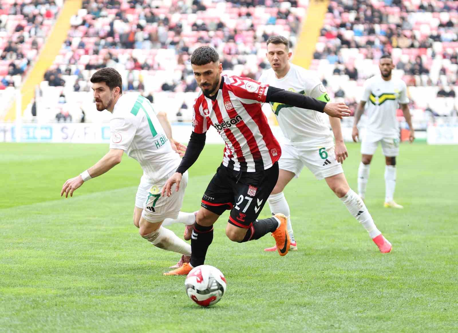 Trendyol 1. Lig: Özbelsan Sivasspor: 1 - Esenler Erokspor: 3
