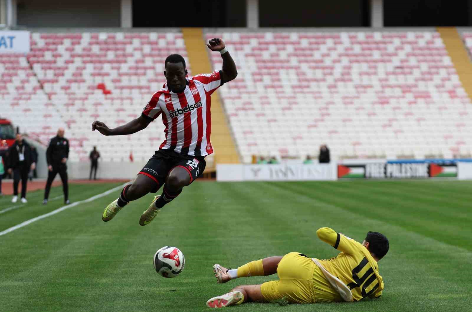 Trendyol 1. Lig: Özbelsan Sivasspor: 1 - İstanbulspor: 3
