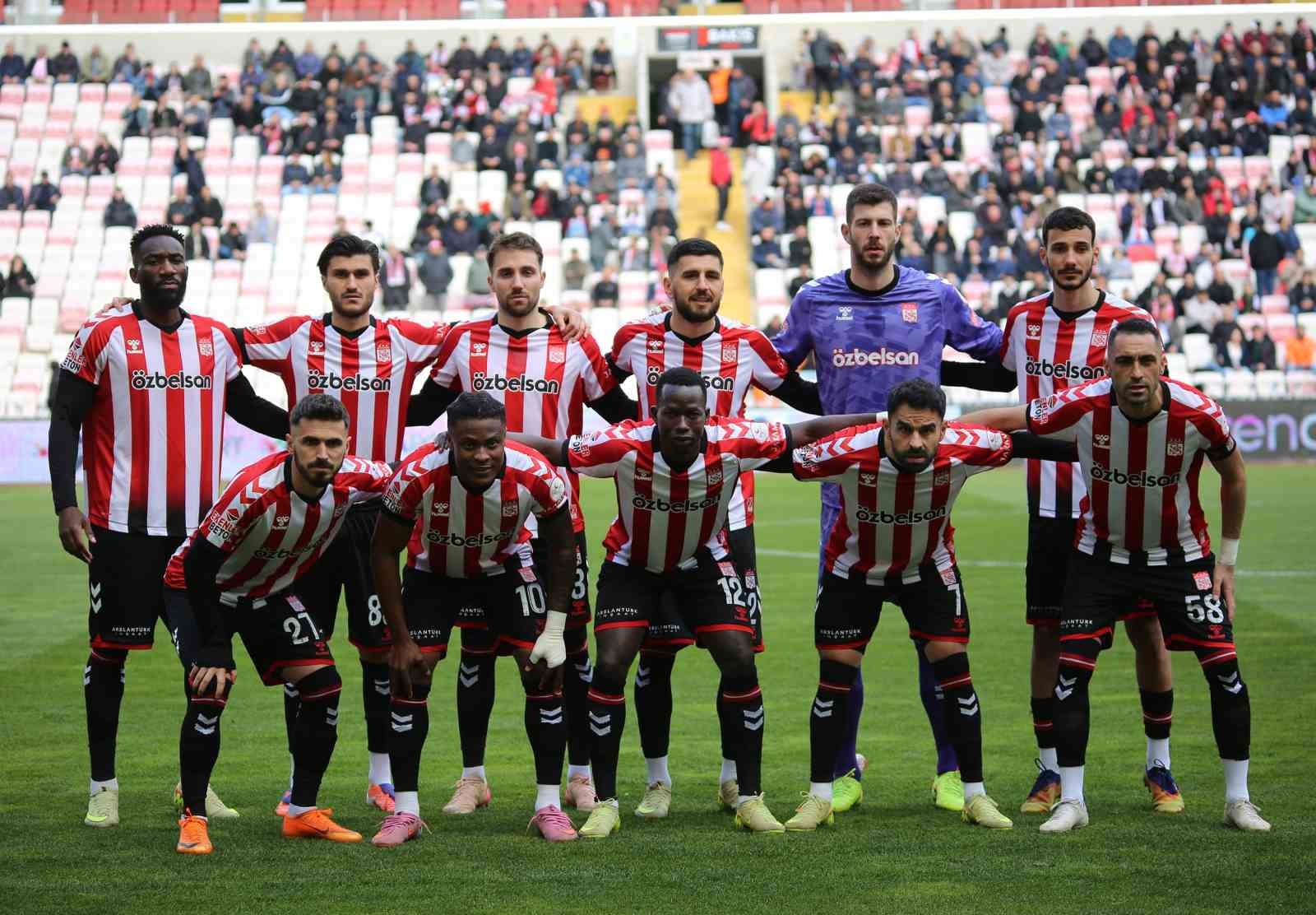 Trendyol 1. Lig: Özbelsan Sivasspor: 1 - İstanbulspor: 3
