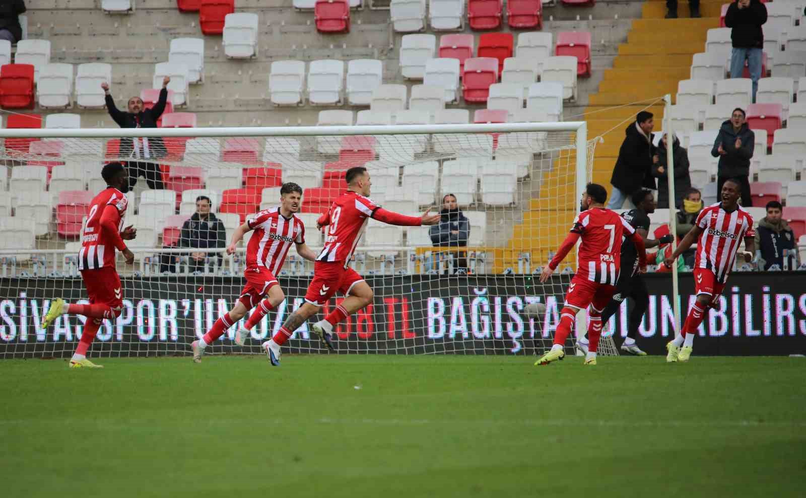 Trendyol 1. Lig: Özbelsan Sivasspor: 3 - Vanspor FK: 3
