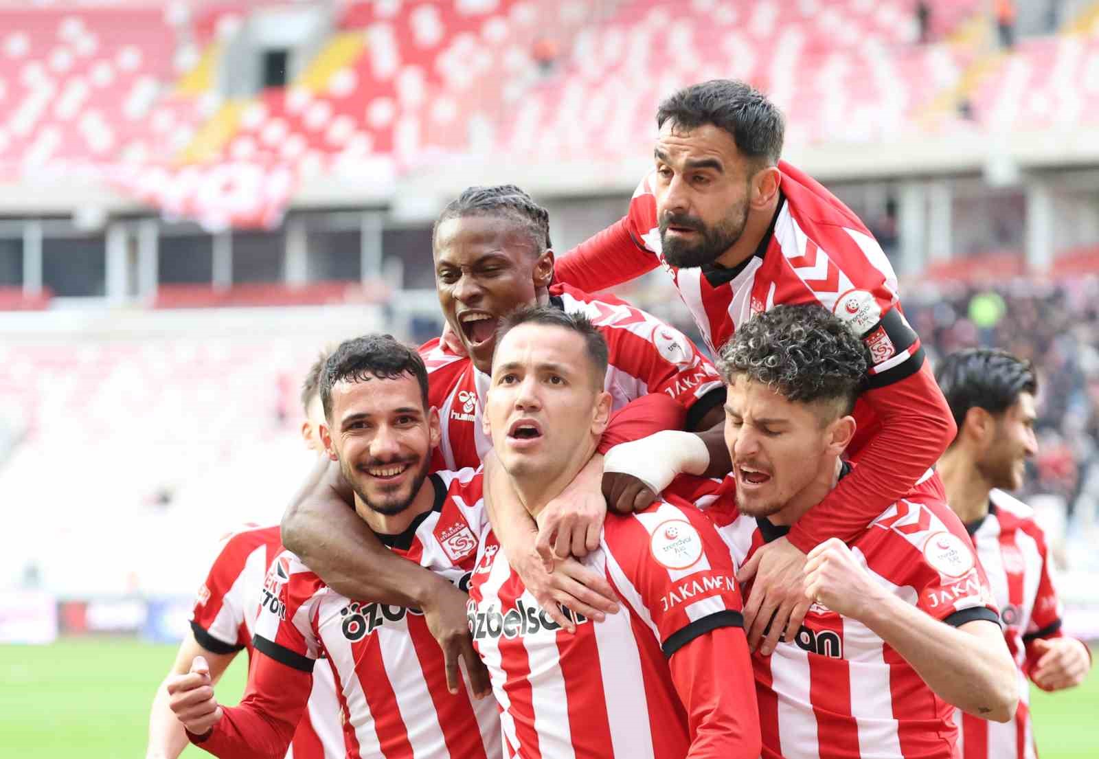 Trendyol 1. Lig: Özbelsan Sivasspor: 3 - Vanspor FK: 3

