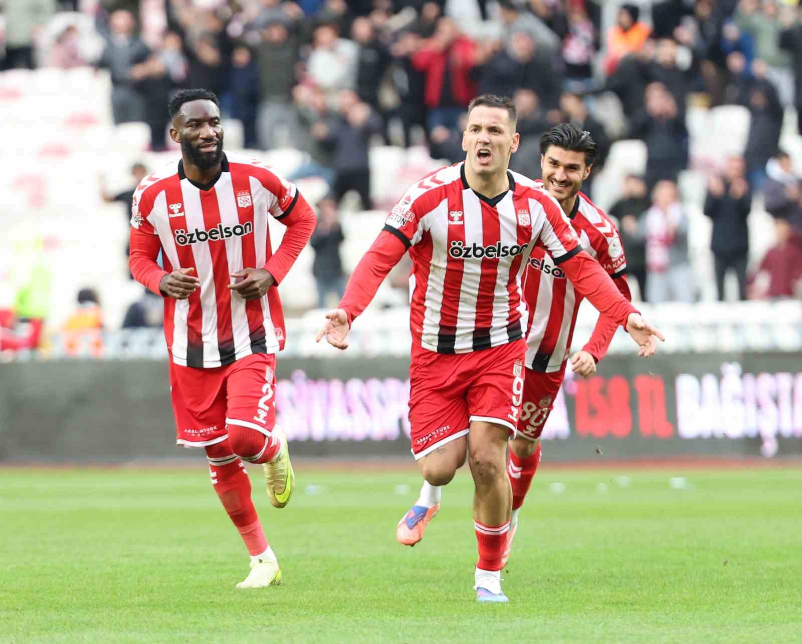 Trendyol 1. Lig: Özbelsan Sivasspor: 3 - Vanspor FK: 3
