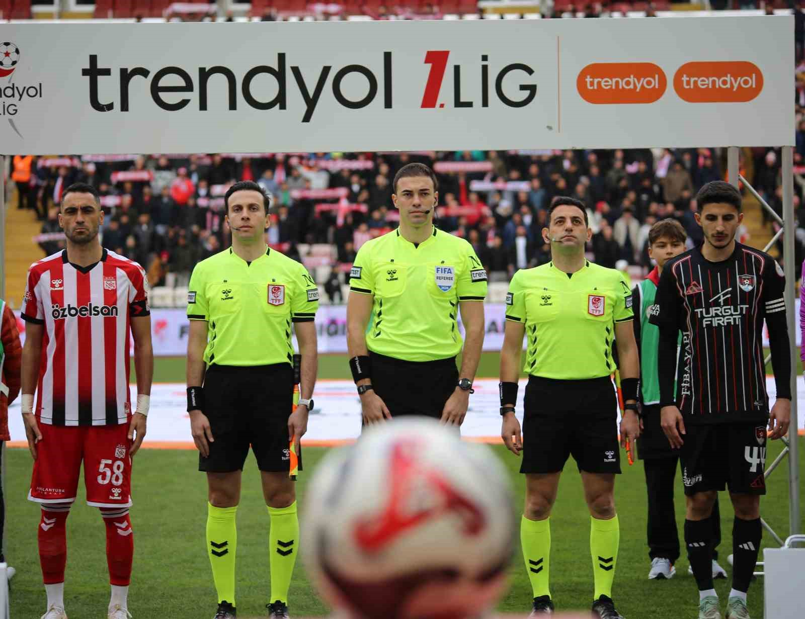 Trendyol 1. Lig: Özbelsan Sivasspor: 3 - Vanspor FK: 3
