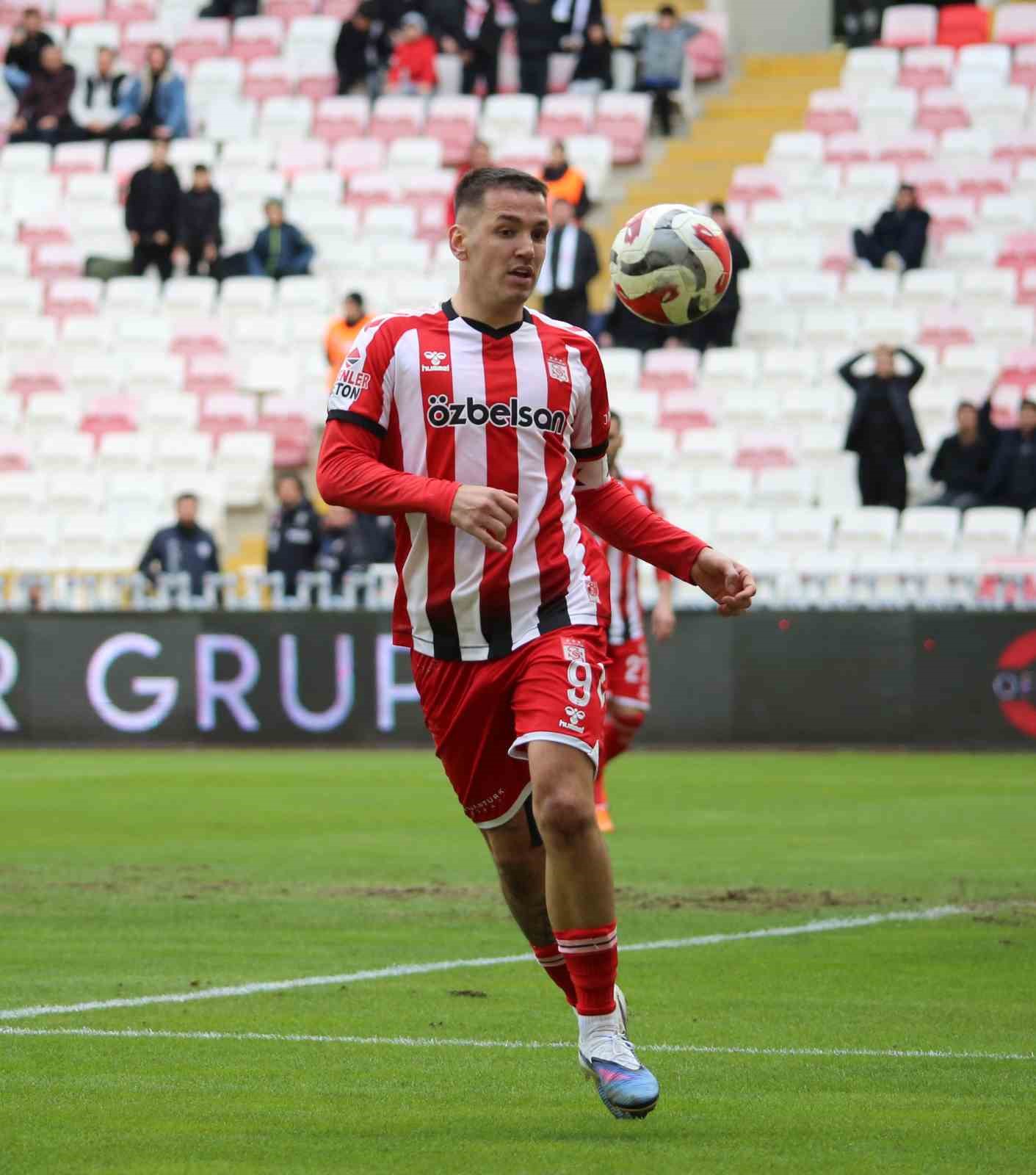 Trendyol 1. Lig: Özbelsan Sivasspor: 4 - Sakaryaspor: 1
