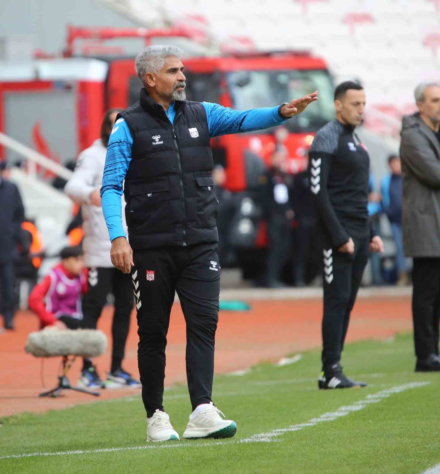 Trendyol 1. Lig: Özbelsan Sivasspor: 4 - Sakaryaspor: 1
