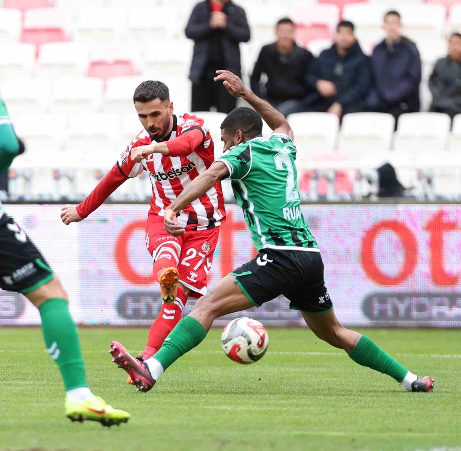 Trendyol 1. Lig: Özbelsan Sivasspor: 4 - Sakaryaspor: 1
