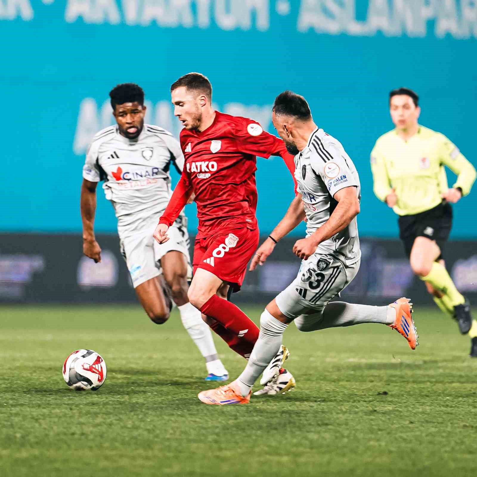 Trendyol 1. Lig: Pendikspor: 1 - Erzurumspor FK: 2
Trendyol 1. Lig: Pendikspor: 1 - Erzurumspor FK: 2