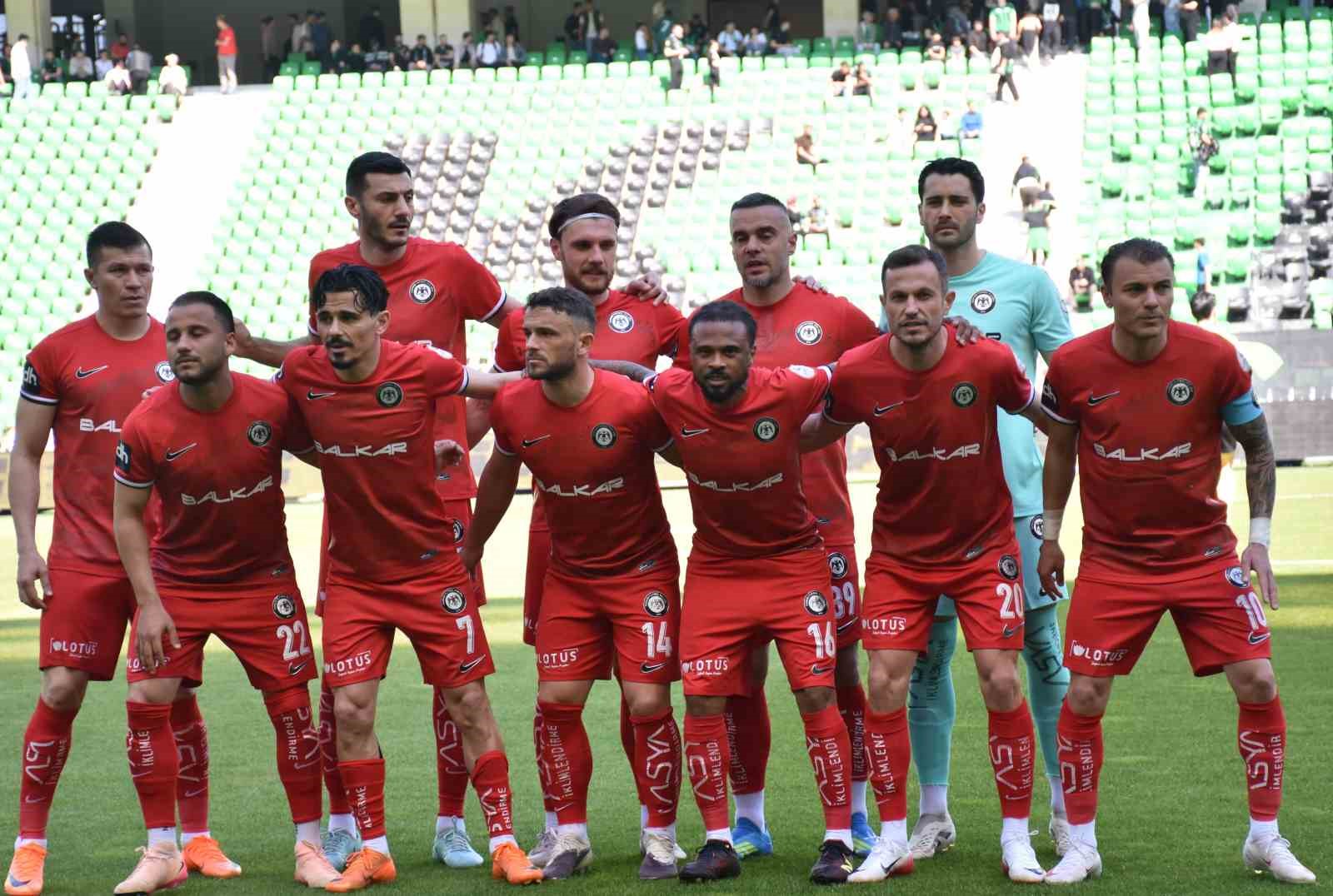 Trendyol 1. Lig: Sakaryaspor: 0 - Çorum FK: 4
