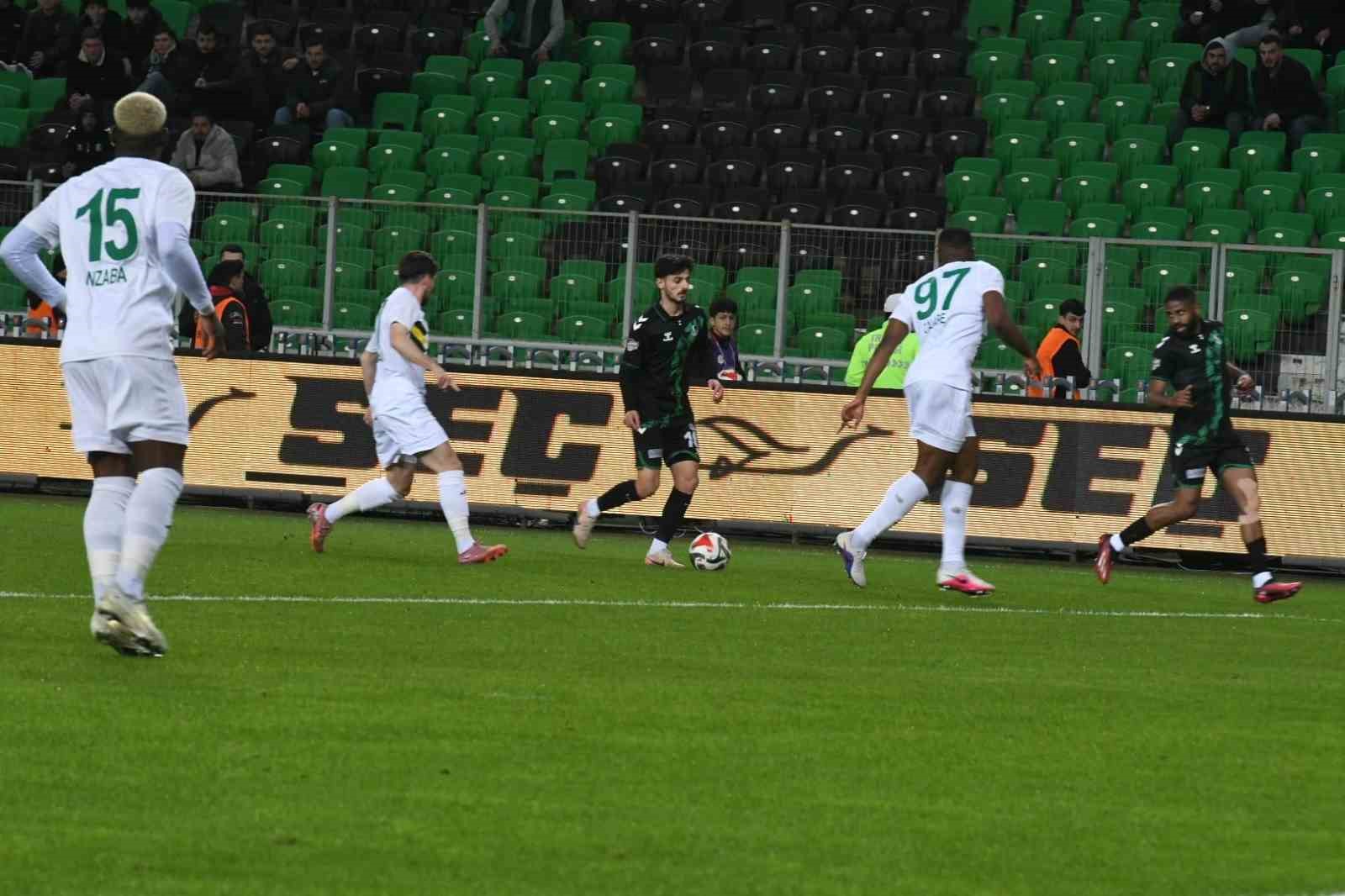 Trendyol 1. Lig: Sakaryaspor: 1 - Esenler Erokspor: 2
