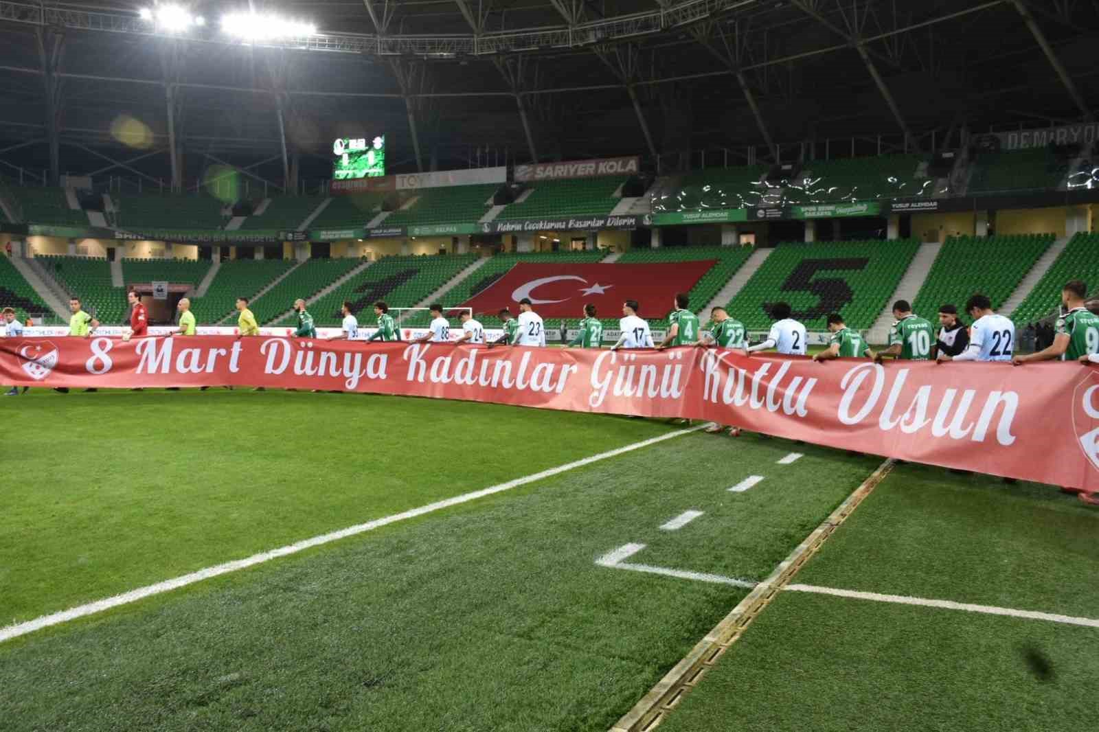 Trendyol 1. Lig: Sakaryaspor: 4 - Adana Demirspor: 0

